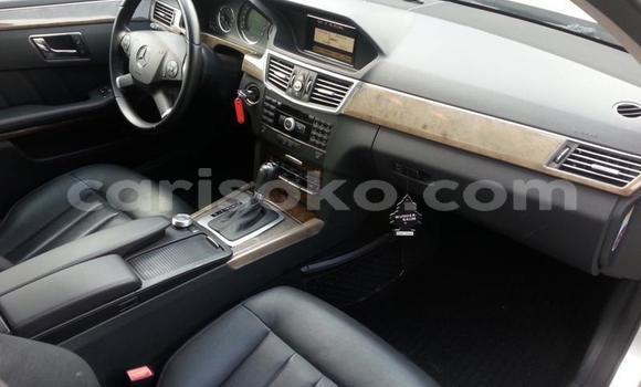 Sayi Na hannu Mercedes-Benz 270D Gris Mota in Kigali a Rwanda Sayi Na hannu Mercedes-Benz 270D Gris Mota in Kigali a Rwanda