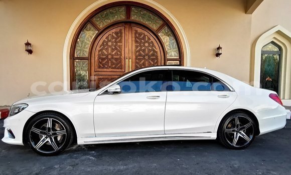 Sayi Na hannu Mercedes-Benz C–Class Blanc Mota in Kigali a Rwanda Sayi Na hannu Mercedes-Benz C–Class Blanc Mota in Kigali a Rwanda