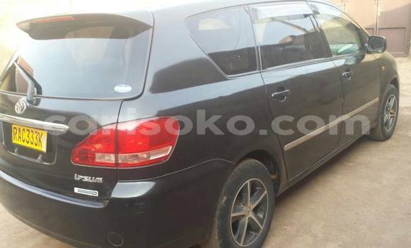 Acheter Occasion Voiture Toyota Ipsum Noir à Kigali, Rwanda Acheter Occasion Voiture Toyota Ipsum Noir à Kigali, Rwanda