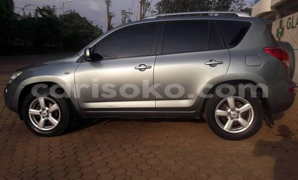 Acheter Occasion Voiture Toyota RAV4 Gris à Kigali, Rwanda Acheter Occasion Voiture Toyota RAV4 Gris à Kigali, Rwanda