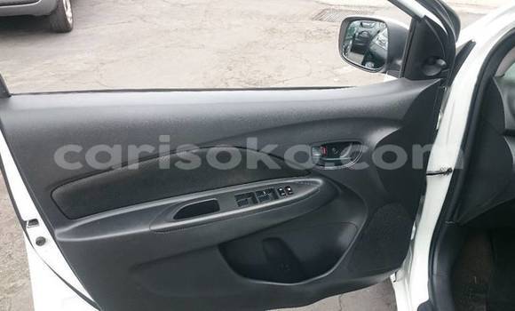Buy Used Toyota Yaris Verso White Car in Kigali in Rwanda Buy Used Toyota Yaris Verso White Car in Kigali in Rwanda
