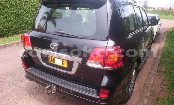 Sayi Na hannu Toyota Land Cruiser Prado Noir Mota in Kigali a Rwanda Sayi Na hannu Toyota Land Cruiser Prado Noir Mota in Kigali a Rwanda