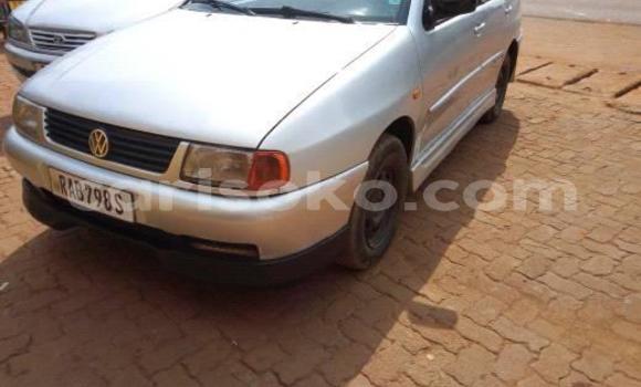 Acheter Occasion Voiture Volkswagen Polo Gris à Kigali au Rwanda Acheter Occasion Voiture Volkswagen Polo Gris à Kigali au Rwanda