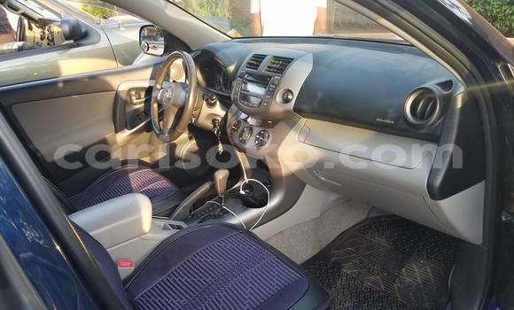 Sayi Na hannu Toyota RAV4 Bleu Mota in Kigali a Rwanda Sayi Na hannu Toyota RAV4 Bleu Mota in Kigali a Rwanda