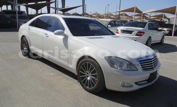 Acheter Occasion Voiture Mercedes-Benz S–Class Blanc à Kigali, Rwanda Acheter Occasion Voiture Mercedes-Benz S–Class Blanc à Kigali, Rwanda