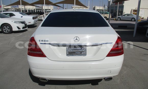 Acheter Occasion Voiture Mercedes-Benz S–Class Blanc à Kigali, Rwanda Acheter Occasion Voiture Mercedes-Benz S–Class Blanc à Kigali, Rwanda