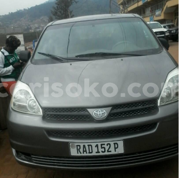Big with watermark toyota sienna auto 2005 120k km 9 500 000 georges newton 0785025070