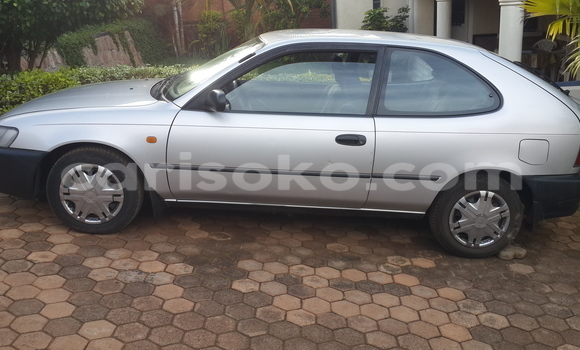 Acheter Occasion Voiture Toyota Corolla Gris à Kigali au Rwanda Acheter Occasion Voiture Toyota Corolla Gris à Kigali au Rwanda