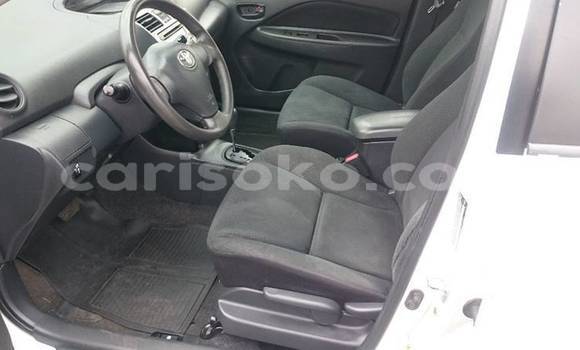 Sayi Na hannu Toyota Yaris Verso Blanc Mota in Kigali a Rwanda Sayi Na hannu Toyota Yaris Verso Blanc Mota in Kigali a Rwanda