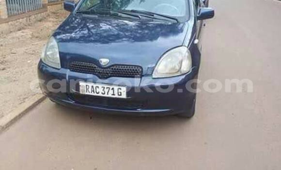 Acheter Occasion Voiture Toyota Vitz Bleu à Kigali, Rwanda Acheter Occasion Voiture Toyota Vitz Bleu à Kigali, Rwanda