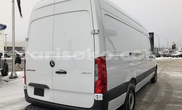 Buy Used Mercedes‒Benz Sprinter White Truck in Kigali in Rwanda Buy Used Mercedes‒Benz Sprinter White Truck in Kigali in Rwanda