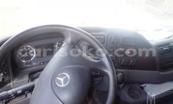 Sayi Na hannu Mercedes‒Benz Truck Rouge Babbar mota in Kigali a Rwanda Sayi Na hannu Mercedes‒Benz Truck Rouge Babbar mota in Kigali a Rwanda