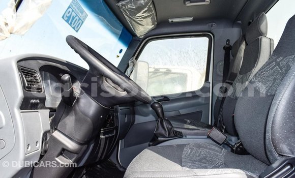 Acheter Import Voiture Mercedes-Benz 190 Blanc à Import - Dubai, Rwanda Acheter Import Voiture Mercedes-Benz 190 Blanc à Import - Dubai, Rwanda