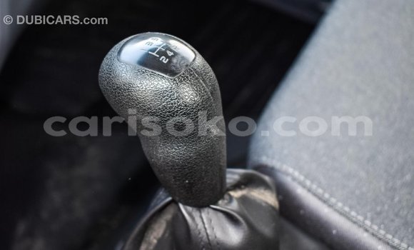 Acheter Import Voiture Mercedes-Benz 190 Blanc à Import - Dubai, Rwanda Acheter Import Voiture Mercedes-Benz 190 Blanc à Import - Dubai, Rwanda