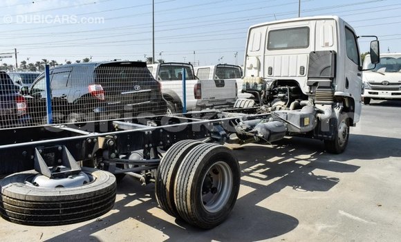 Acheter Import Voiture Mercedes-Benz 190 Blanc à Import - Dubai, Rwanda Acheter Import Voiture Mercedes-Benz 190 Blanc à Import - Dubai, Rwanda