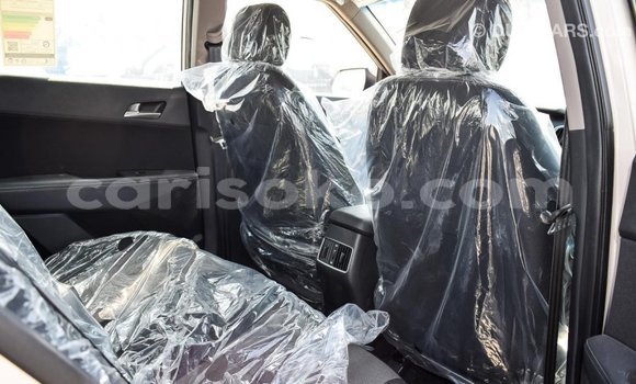 Acheter Import Voiture Hyundai Creta Beige à Import - Dubai, Rwanda Acheter Import Voiture Hyundai Creta Beige à Import - Dubai, Rwanda