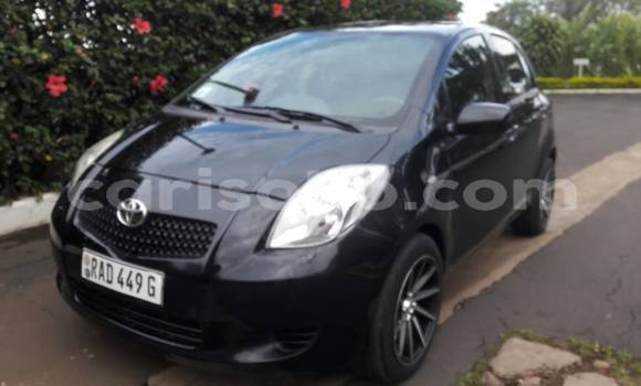 Acheter Occasion Voiture Toyota Yaris Noir à Kigali au Rwanda Acheter Occasion Voiture Toyota Yaris Noir à Kigali au Rwanda