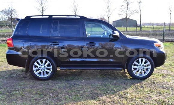 اشتري مستعمل Toyota Land Cruiser Noir سيارة في Kigali في Rwanda اشتري مستعمل Toyota Land Cruiser Noir سيارة في Kigali في Rwanda