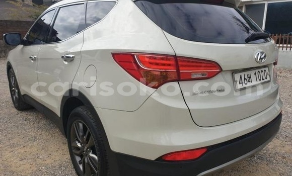 اشتري مستعمل Hyundai Santa Fe Blanc سيارة في Kigali في Rwanda اشتري مستعمل Hyundai Santa Fe Blanc سيارة في Kigali في Rwanda
