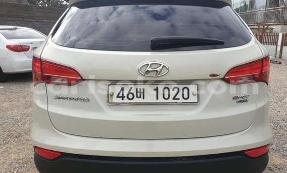 اشتري مستعمل Hyundai Santa Fe Blanc سيارة في Kigali في Rwanda اشتري مستعمل Hyundai Santa Fe Blanc سيارة في Kigali في Rwanda