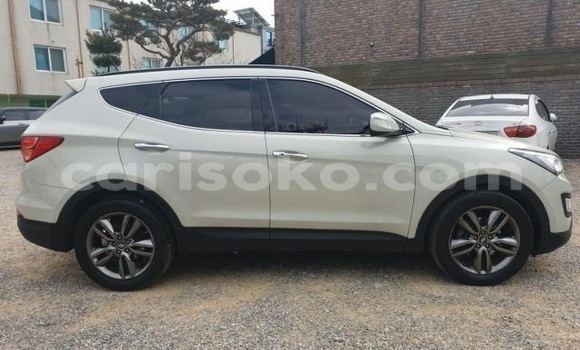 اشتري مستعمل Hyundai Santa Fe Blanc سيارة في Kigali في Rwanda اشتري مستعمل Hyundai Santa Fe Blanc سيارة في Kigali في Rwanda