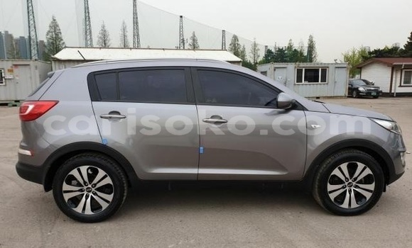 اشتري مستعمل Kia Sportage Gris سيارة في Kigali في Rwanda اشتري مستعمل Kia Sportage Gris سيارة في Kigali في Rwanda