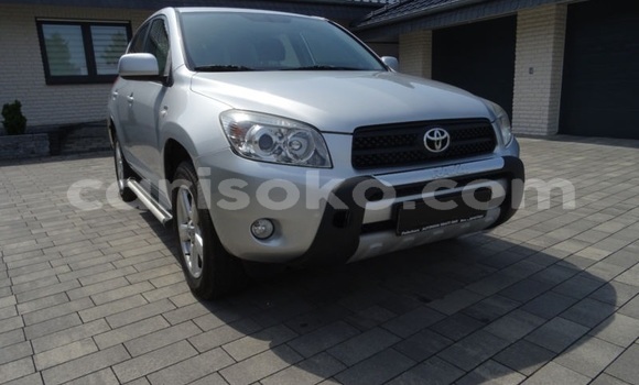 Acheter Occasion Voiture Toyota RAV4 Gris à Kigali, Rwanda Acheter Occasion Voiture Toyota RAV4 Gris à Kigali, Rwanda