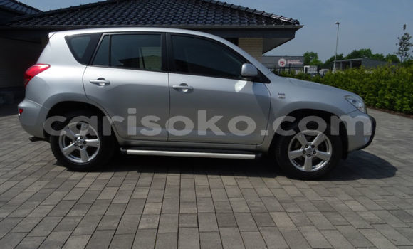 Acheter Occasion Voiture Toyota RAV4 Gris à Kigali, Rwanda Acheter Occasion Voiture Toyota RAV4 Gris à Kigali, Rwanda