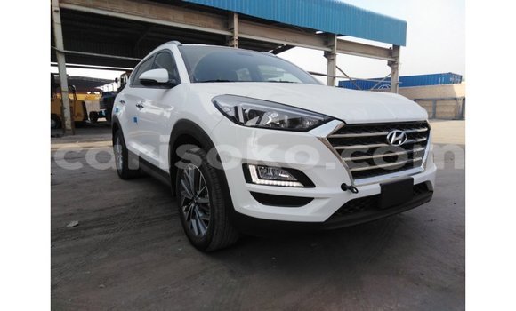 Sayi Imported Hyundai Tucson Blanc Mota in Import - Dubai a Rwanda Sayi Imported Hyundai Tucson Blanc Mota in Import - Dubai a Rwanda
