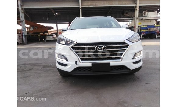 Sayi Imported Hyundai Tucson Blanc Mota in Import - Dubai a Rwanda Sayi Imported Hyundai Tucson Blanc Mota in Import - Dubai a Rwanda