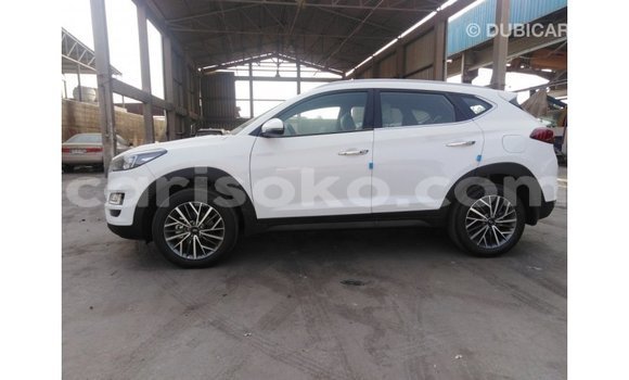 Sayi Imported Hyundai Tucson Blanc Mota in Import - Dubai a Rwanda Sayi Imported Hyundai Tucson Blanc Mota in Import - Dubai a Rwanda