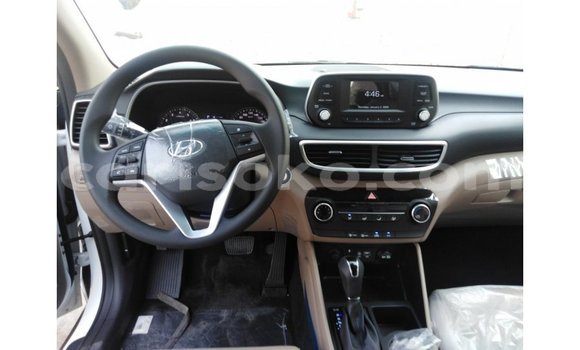 Sayi Imported Hyundai Tucson Blanc Mota in Import - Dubai a Rwanda Sayi Imported Hyundai Tucson Blanc Mota in Import - Dubai a Rwanda