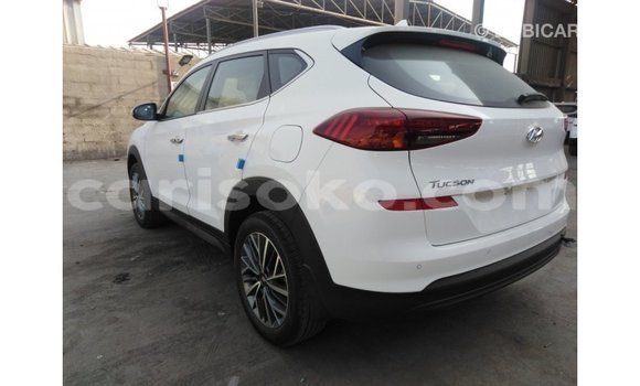 Sayi Imported Hyundai Tucson Blanc Mota in Import - Dubai a Rwanda Sayi Imported Hyundai Tucson Blanc Mota in Import - Dubai a Rwanda
