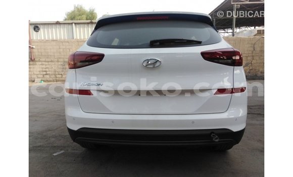 Sayi Imported Hyundai Tucson Blanc Mota in Import - Dubai a Rwanda Sayi Imported Hyundai Tucson Blanc Mota in Import - Dubai a Rwanda