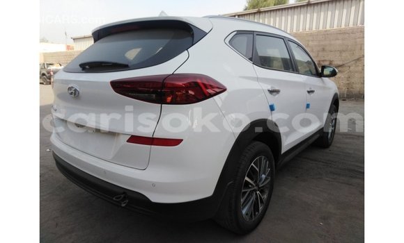 Sayi Imported Hyundai Tucson Blanc Mota in Import - Dubai a Rwanda Sayi Imported Hyundai Tucson Blanc Mota in Import - Dubai a Rwanda