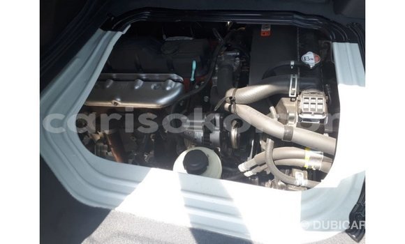 Acheter Import Voiture Kia Carens Blanc à Import - Dubai, Rwanda Acheter Import Voiture Kia Carens Blanc à Import - Dubai, Rwanda