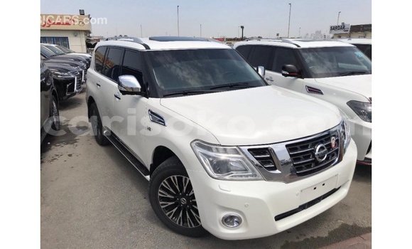 Acheter Import Voiture Nissan Patrol Blanc à Import - Dubai, Rwanda Acheter Import Voiture Nissan Patrol Blanc à Import - Dubai, Rwanda