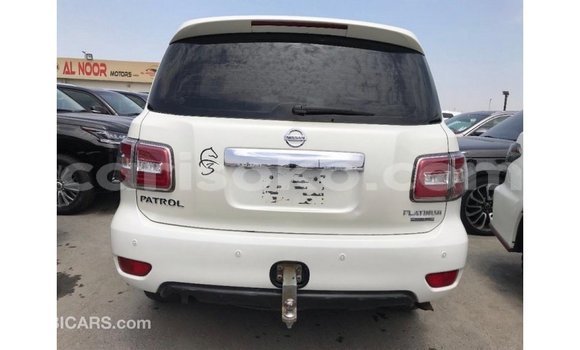 Acheter Import Voiture Nissan Patrol Blanc à Import - Dubai, Rwanda Acheter Import Voiture Nissan Patrol Blanc à Import - Dubai, Rwanda
