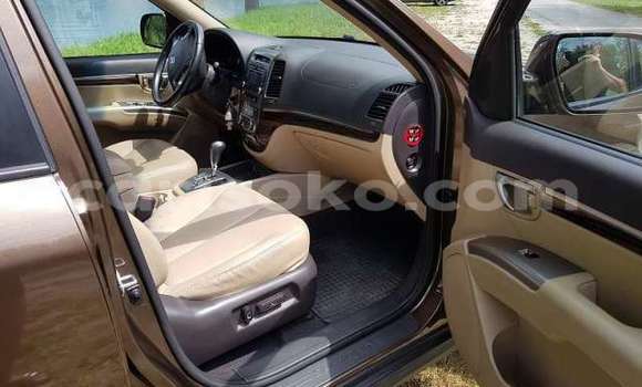 Sayi Imported Hyundai Santa Fe Marron Mota in Kigali a Rwanda Sayi Imported Hyundai Santa Fe Marron Mota in Kigali a Rwanda