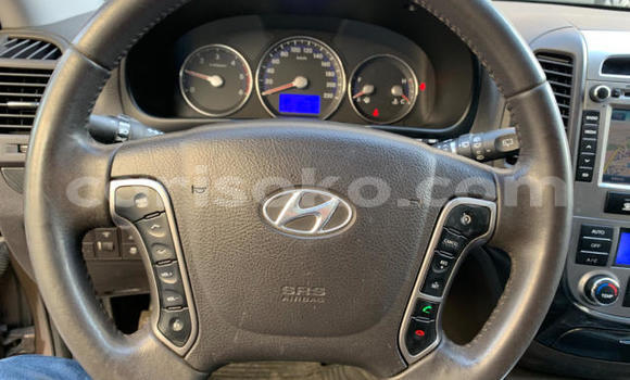 Sayi Imported Hyundai Santa Fe Marron Mota in Kigali a Rwanda Sayi Imported Hyundai Santa Fe Marron Mota in Kigali a Rwanda