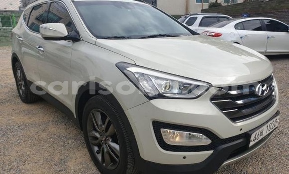 اشتري مستعمل Hyundai Santa Fe Blanc سيارة في Kigali في Rwanda اشتري مستعمل Hyundai Santa Fe Blanc سيارة في Kigali في Rwanda