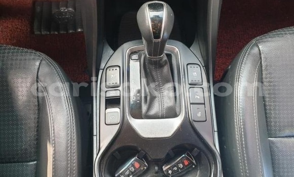 اشتري مستعمل Hyundai Santa Fe Blanc سيارة في Kigali في Rwanda اشتري مستعمل Hyundai Santa Fe Blanc سيارة في Kigali في Rwanda