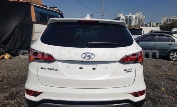 اشتري مستعمل Hyundai Santa Fe Blanc سيارة في Kigali في Rwanda اشتري مستعمل Hyundai Santa Fe Blanc سيارة في Kigali في Rwanda