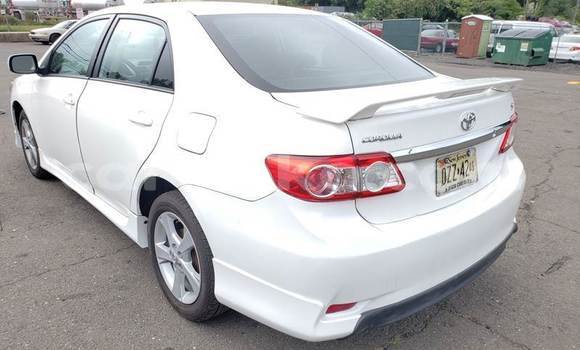 Sayi Na hannu Toyota Corolla Blanc Mota in Kigali a Rwanda Sayi Na hannu Toyota Corolla Blanc Mota in Kigali a Rwanda