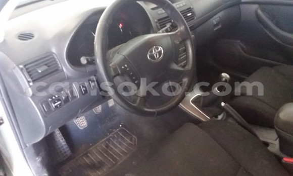 اشتري مستعمل Toyota Avensis Gris سيارة في Kigali في Rwanda اشتري مستعمل Toyota Avensis Gris سيارة في Kigali في Rwanda