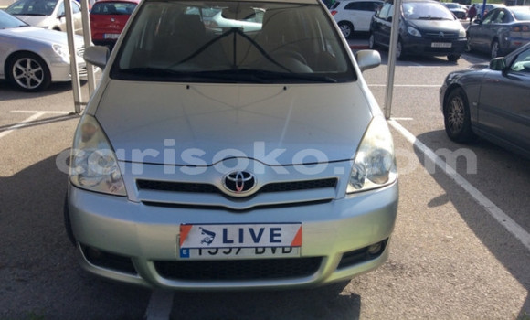 اشتري مستعمل Toyota Corolla Verso Gris سيارة في Kigali في Rwanda اشتري مستعمل Toyota Corolla Verso Gris سيارة في Kigali في Rwanda