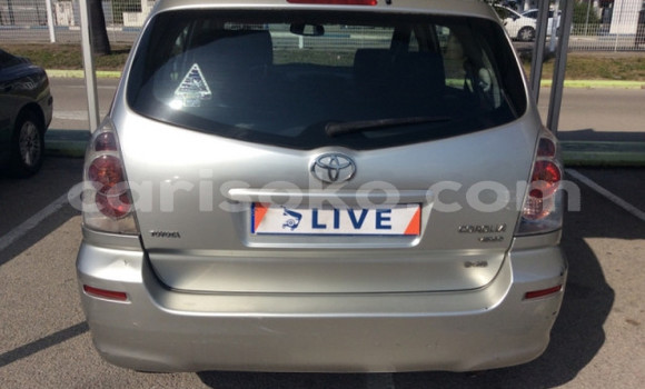 اشتري مستعمل Toyota Corolla Verso Gris سيارة في Kigali في Rwanda اشتري مستعمل Toyota Corolla Verso Gris سيارة في Kigali في Rwanda