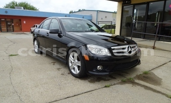 اشتري مستعمل Mercedes Viano Noir سيارة في Kigali في Rwanda اشتري مستعمل Mercedes Viano Noir سيارة في Kigali في Rwanda