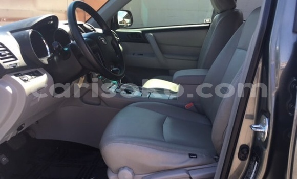 اشتري مستعمل Toyota Highlander Noir سيارة في Kigali في Rwanda اشتري مستعمل Toyota Highlander Noir سيارة في Kigali في Rwanda