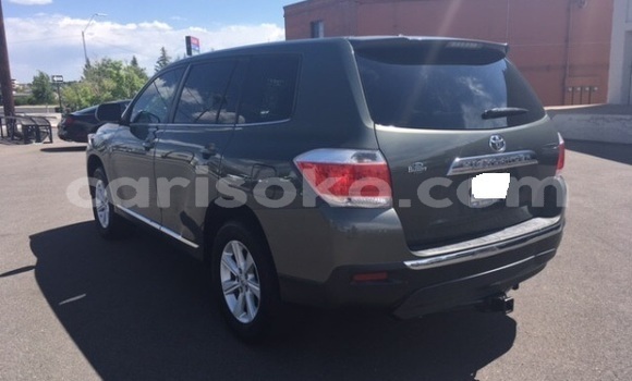 اشتري مستعمل Toyota Highlander Noir سيارة في Kigali في Rwanda اشتري مستعمل Toyota Highlander Noir سيارة في Kigali في Rwanda